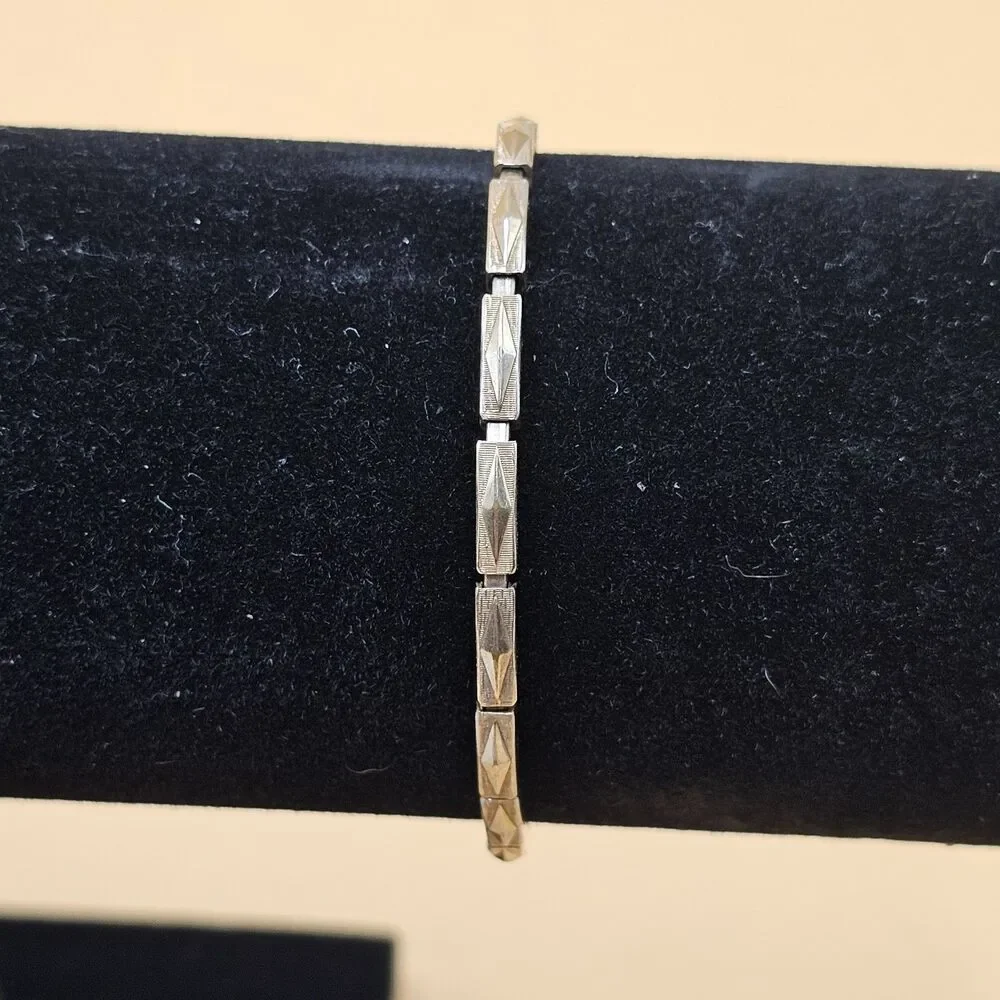 Helbros Gold Tone Vintage Ladies Watch On 1/20 10kt Stretch Band Runs Great